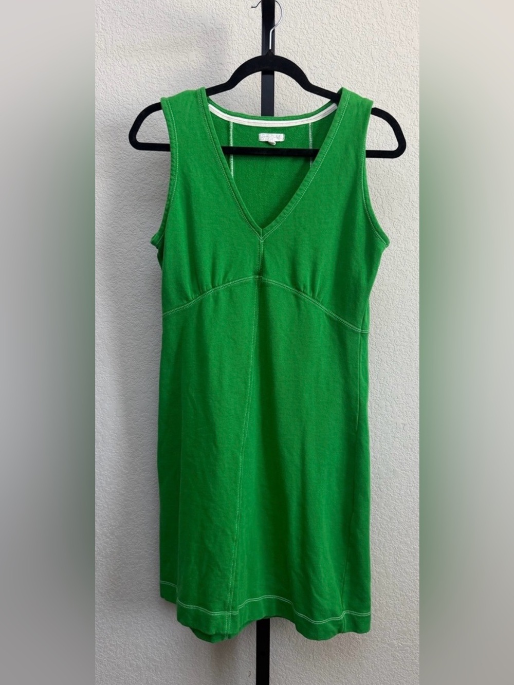 Grey State Women’s Green V-Neck Sleeveless Knit Dress